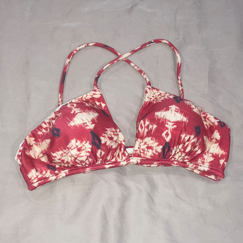 Vix by Paula Hermanny swimsuit top. Size medium red